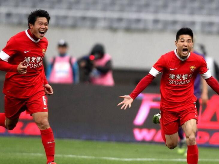 朴智星后第二位举起欧冠奖杯的亚洲球员